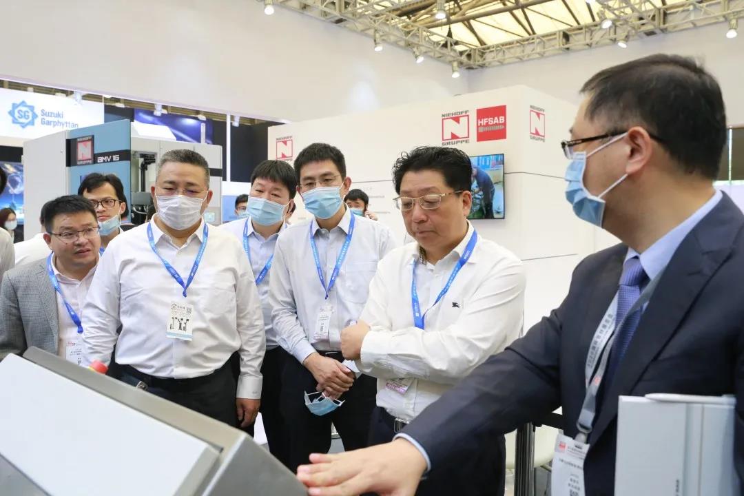 堅(jiān)持“走出去”“引進(jìn)來(lái)” 持續(xù)打造以市場(chǎng)為導(dǎo)向、產(chǎn)學(xué)研結(jié)合的線纜科技創(chuàng)新體系